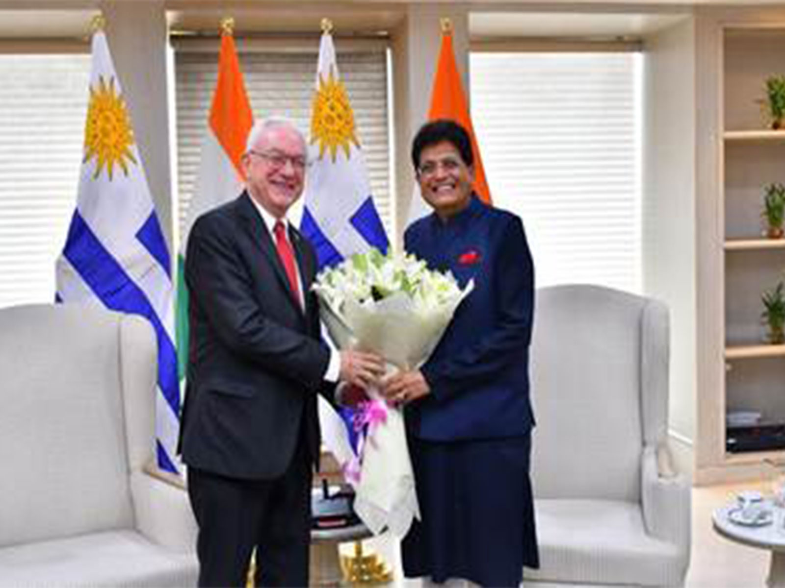 Commerce and Industry Minister Piyush Goyal with Uruguay's Minister of Foreign Affairs, Mario Lubetkin, during their meeting to discuss the expansion of the India-MERCOSUR trade agreement. (Photo/PIB)