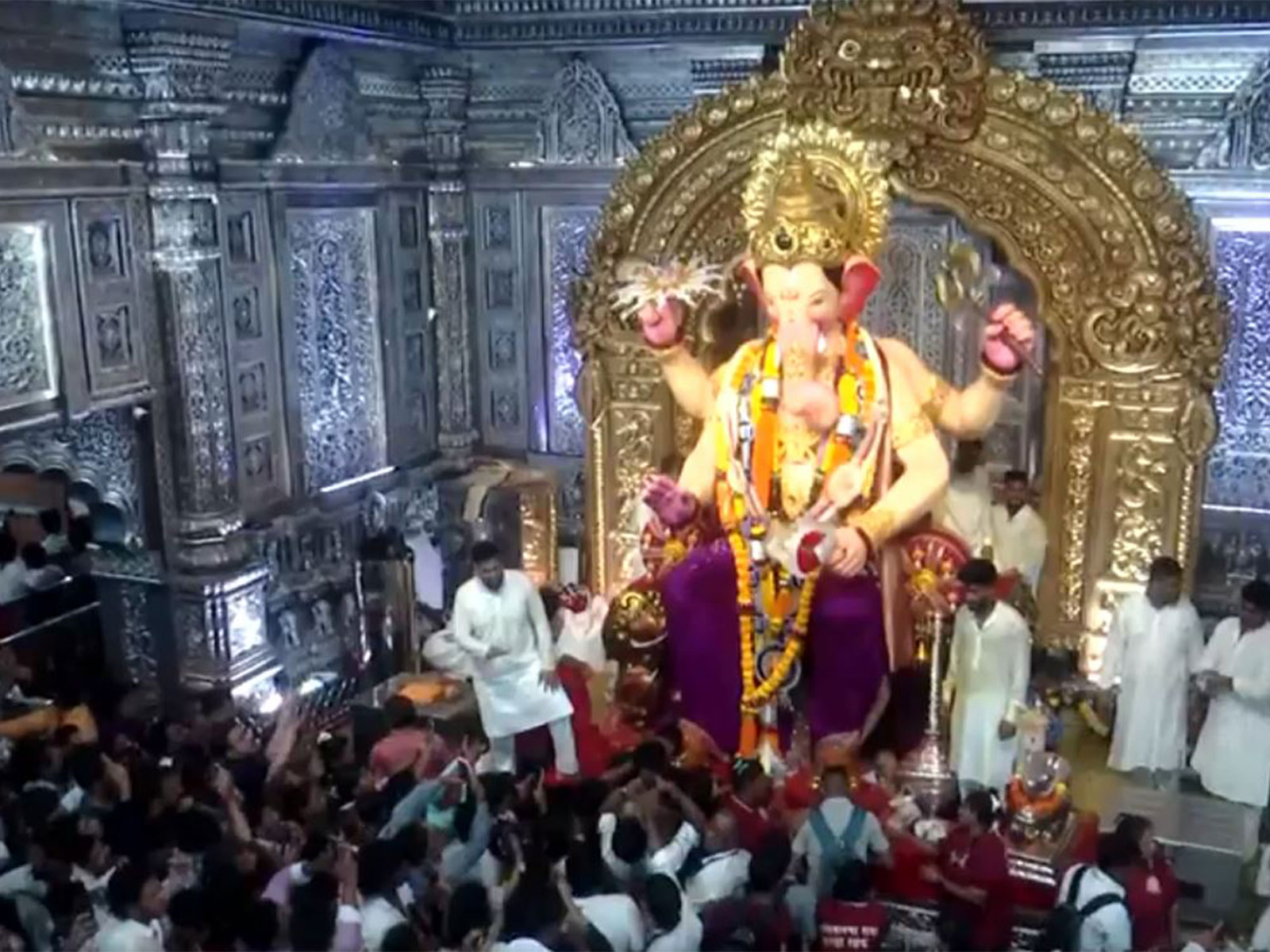 Mumbai's iconic Lalbaugcha Raja (Photo/ANI)