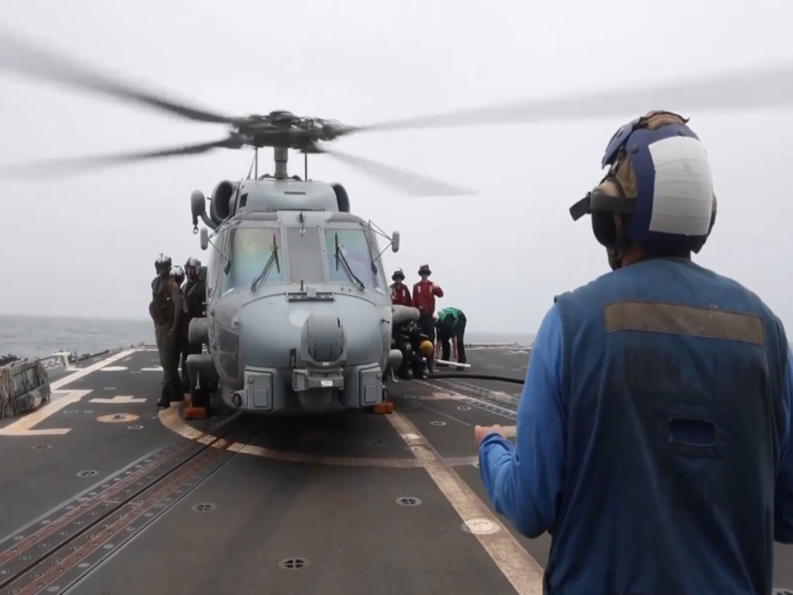 An MH-60 Sea Hawk helicopter lifts off from the flight deck of USS Rafael Peralta (DDG 115) amid blockade (Photo/X/@CENTCOM)