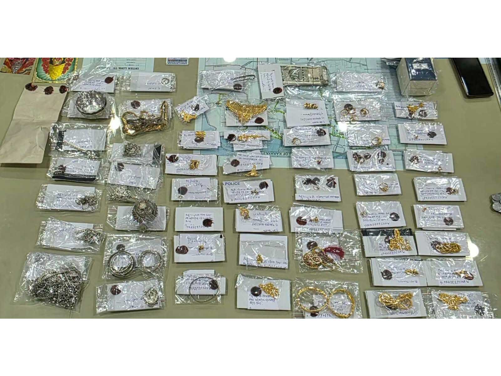 Confiscated Ornaments (Photo/Kolkata Police)
