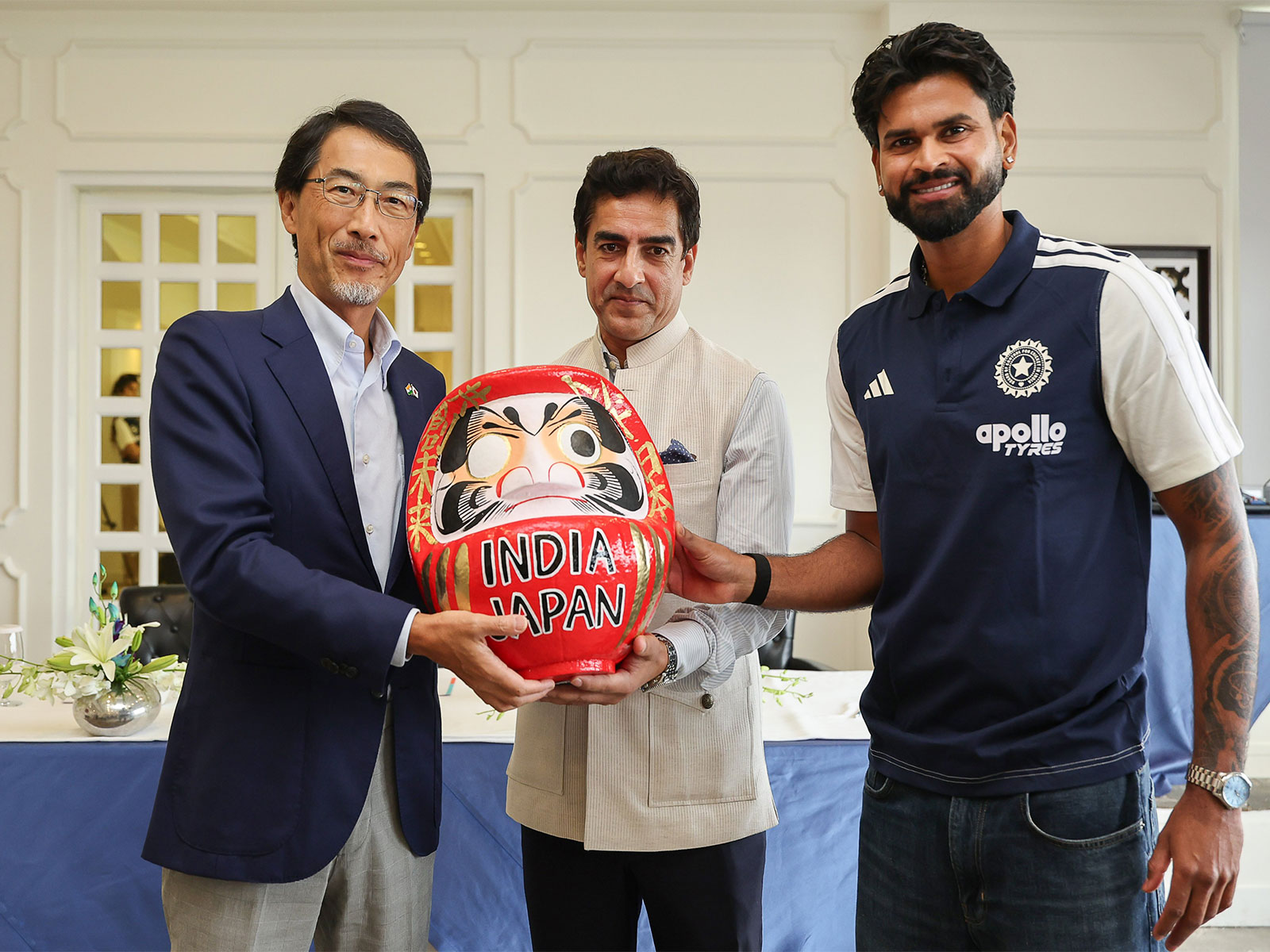 Japanese Ambassador to India Ono Keiichi (left), BCCI President Mithun Manhas (middle) and Team India captain Shreyas Iyer (right). (Photo: X/@JapanAmbIndia)