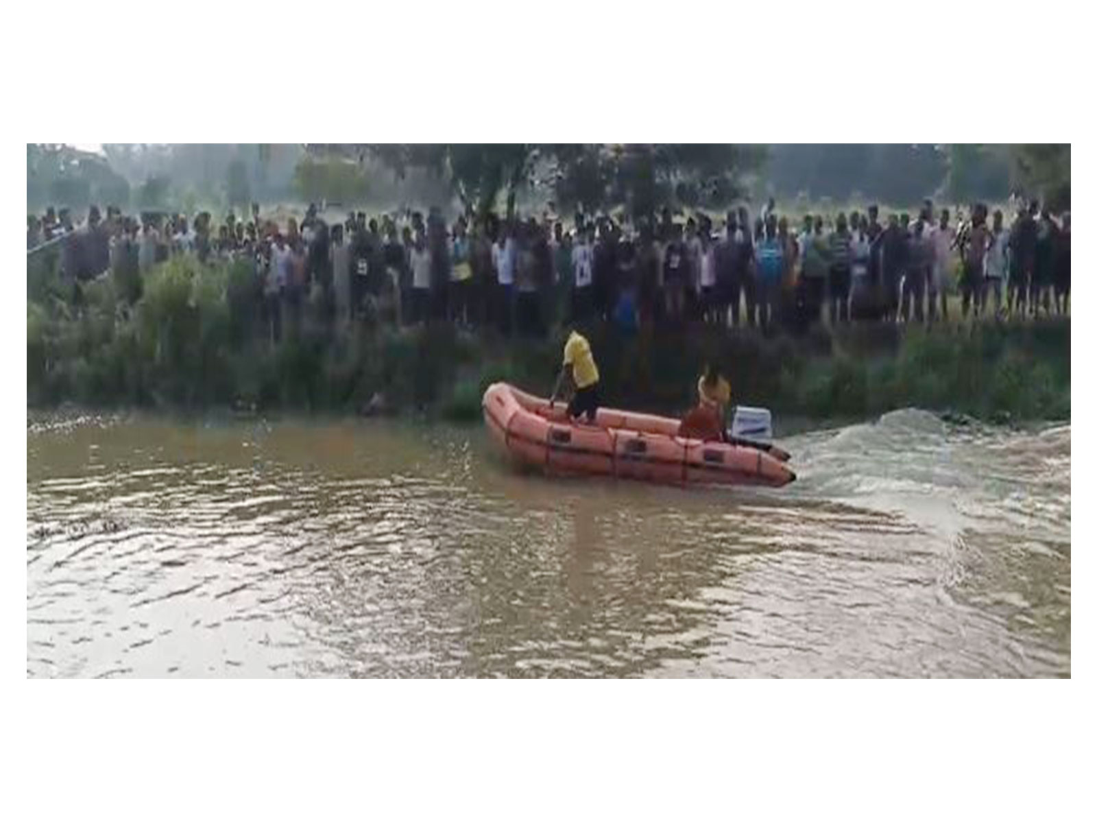 The Odisha Fire and Emergency Service has launched a rescue operation for three persons. (Photo: Odisha Fire and Safety department)