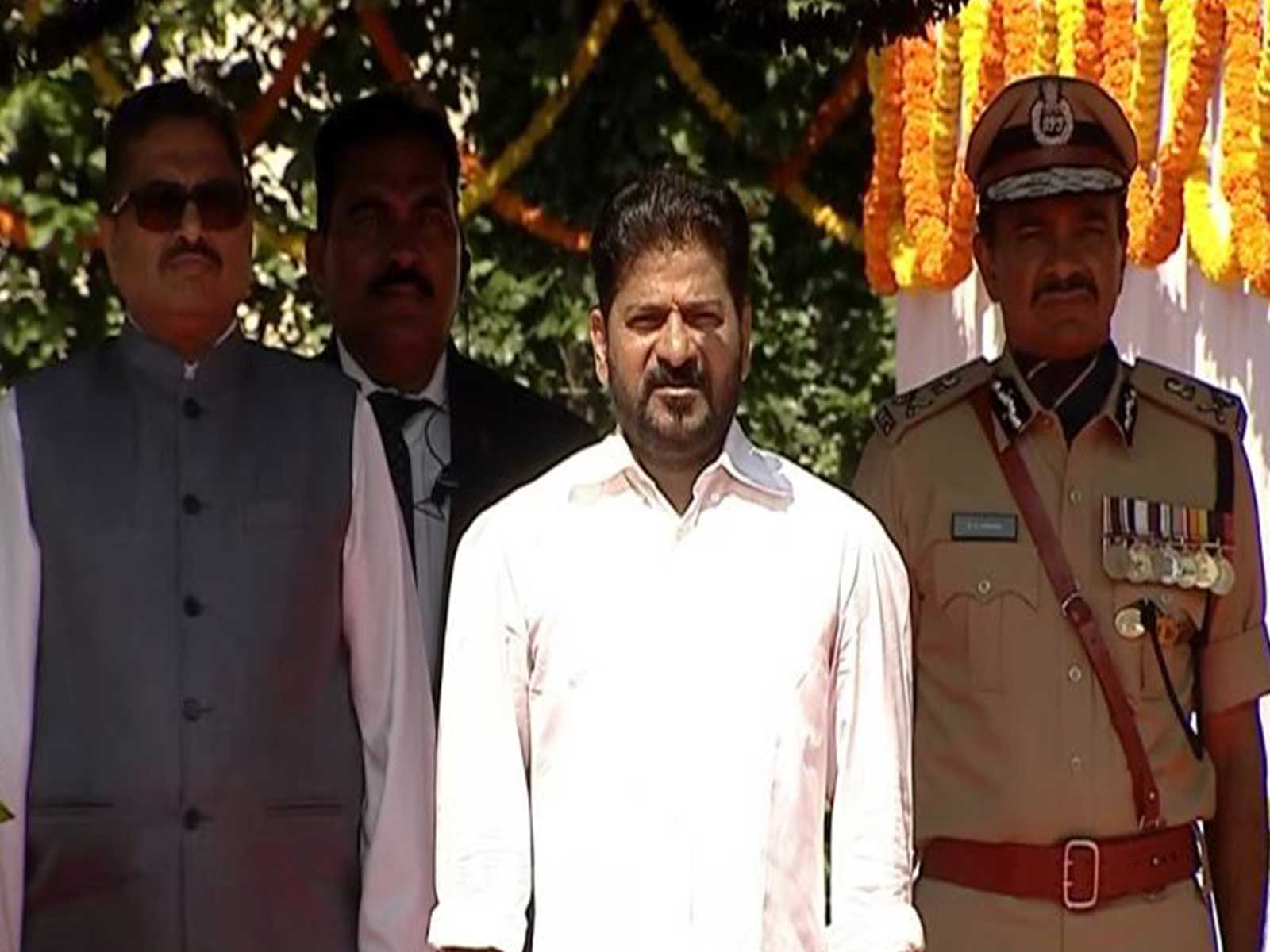 Telangana CM pays floral tributes at 'Praja Palana Dinotsavam' celebrations (Photo/I&PR Telangana)