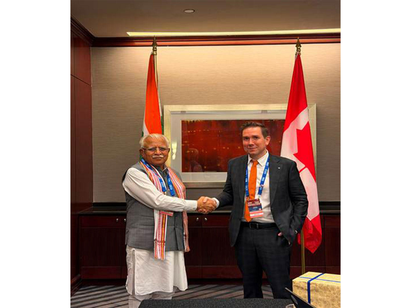 Union Minister Manohar Lal and Corey Hogan, Parliamentary Secretary to the Minister of Energy (Photo/PIB)