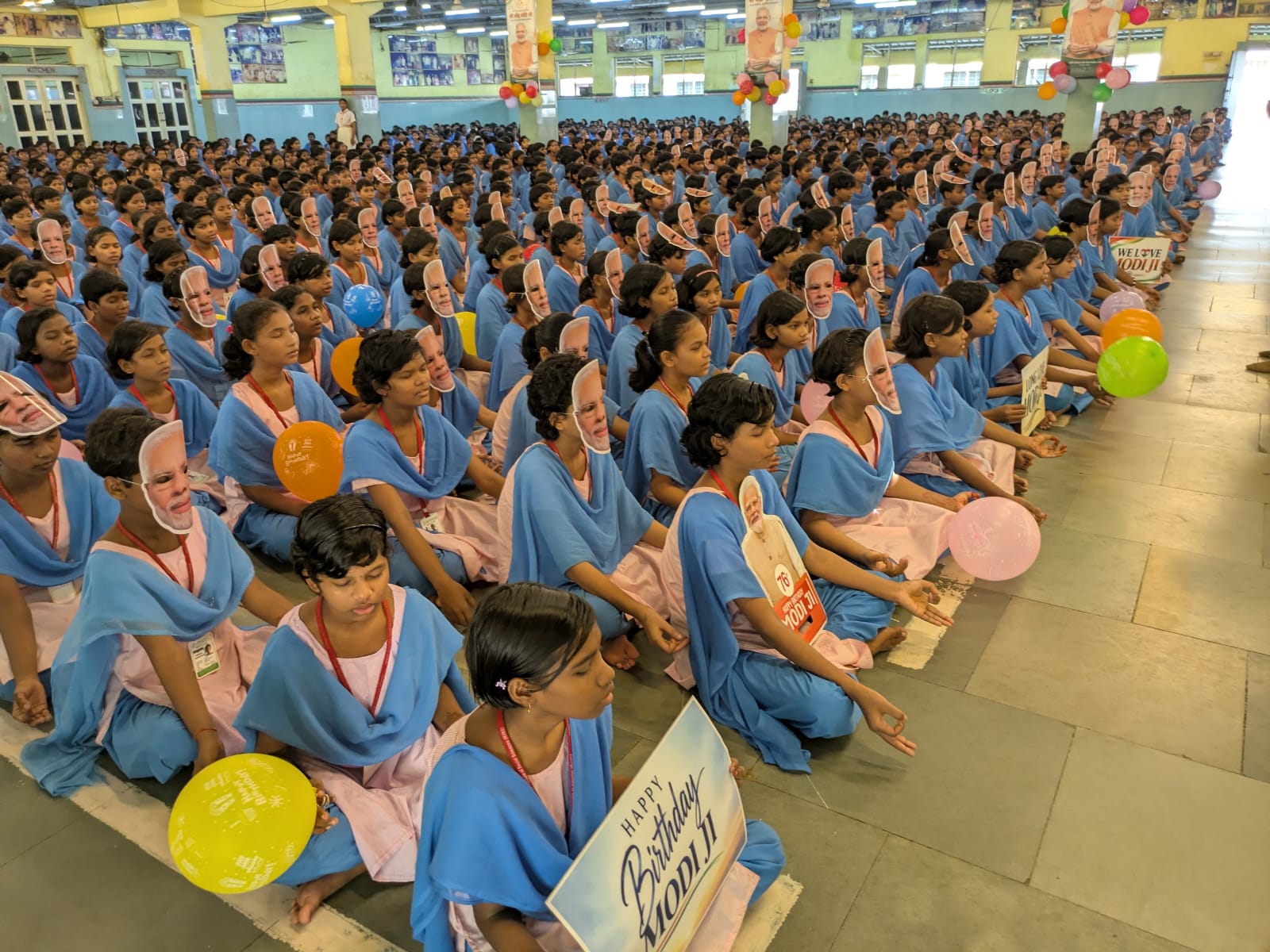 40,000 tribal students celebrate PM Modi's birthday in Bhubaneswar (Photo/ANI)