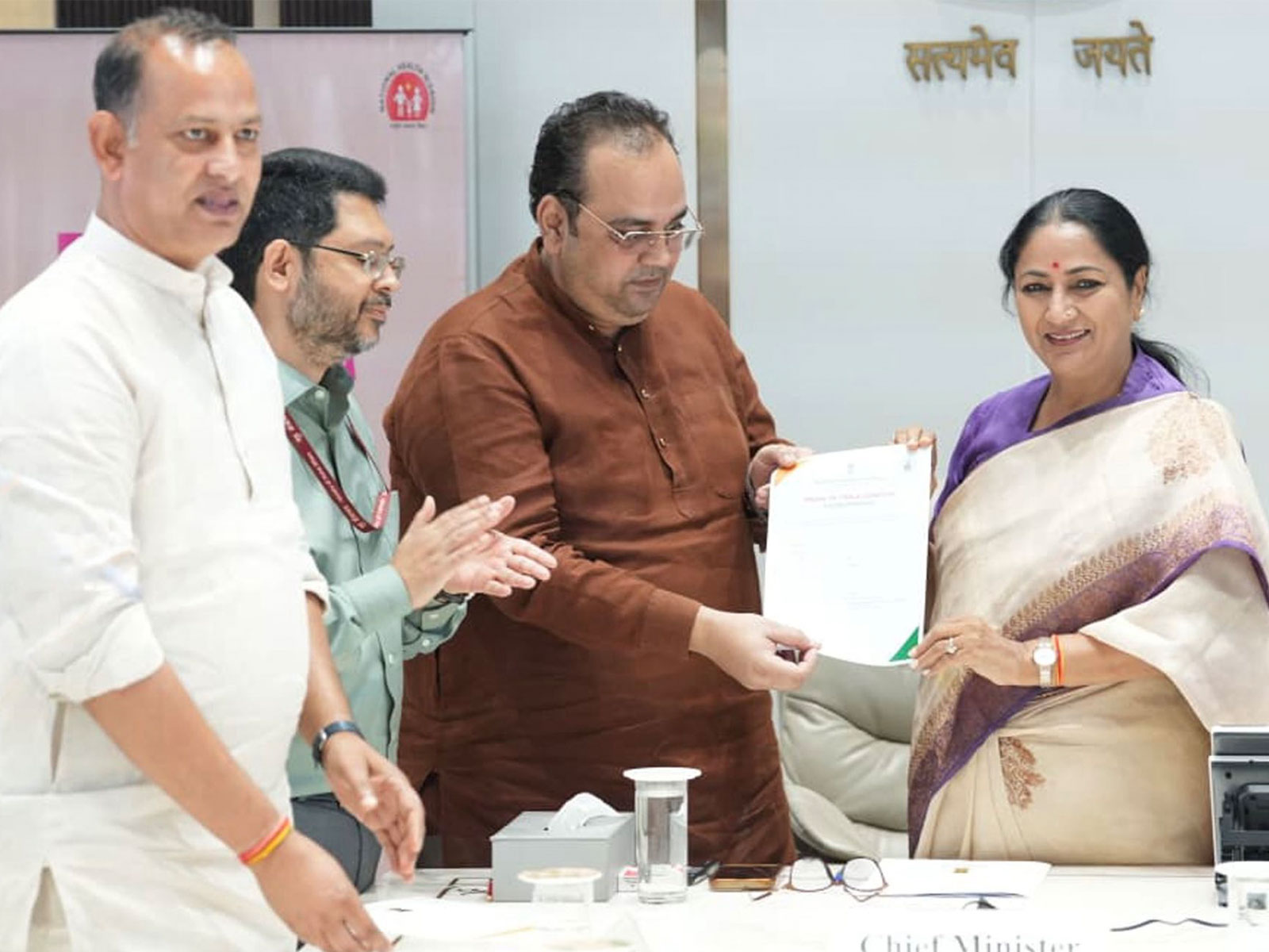 Delhi Chief Minister Rekha Gupta launched an organ donation pledge campaign (Photo/X/@gupta_rekha)