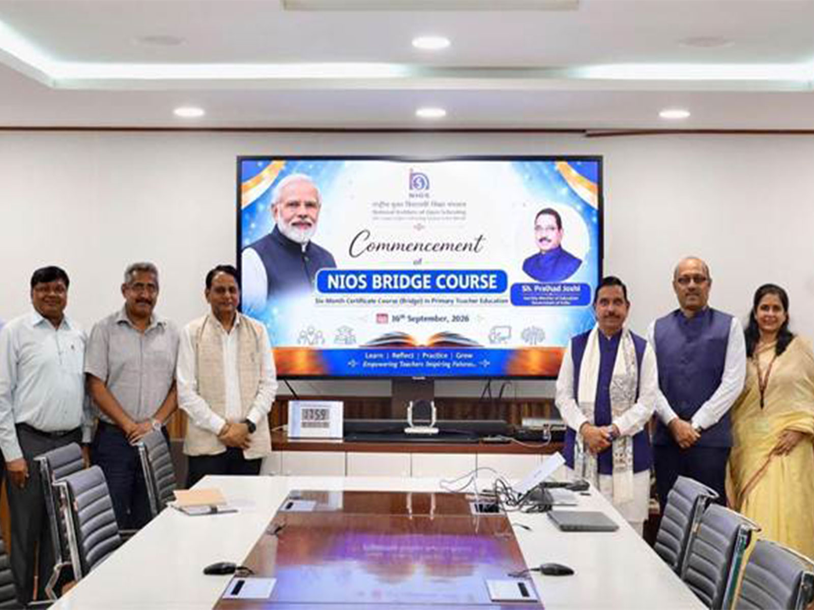 Pralhad Joshi launches Bridge Course for primary teachers (Photo:ANI) 