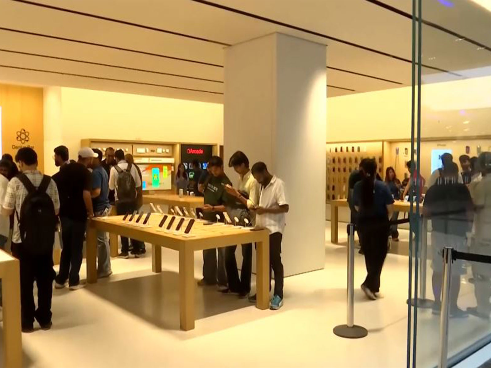 Visuals from Apple store at DLF Mall of India in Noida (Photo/ANI)