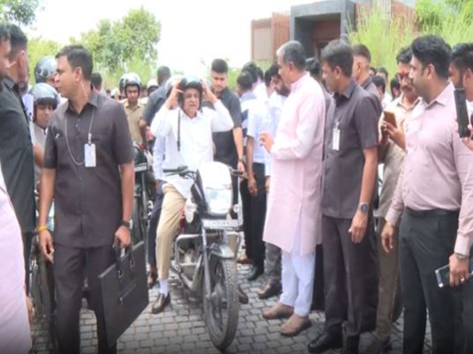 Gujarat CM Bhupendra Patel welcomes Bike Yatra at Sanand (Photo/GujaratCMO) 
