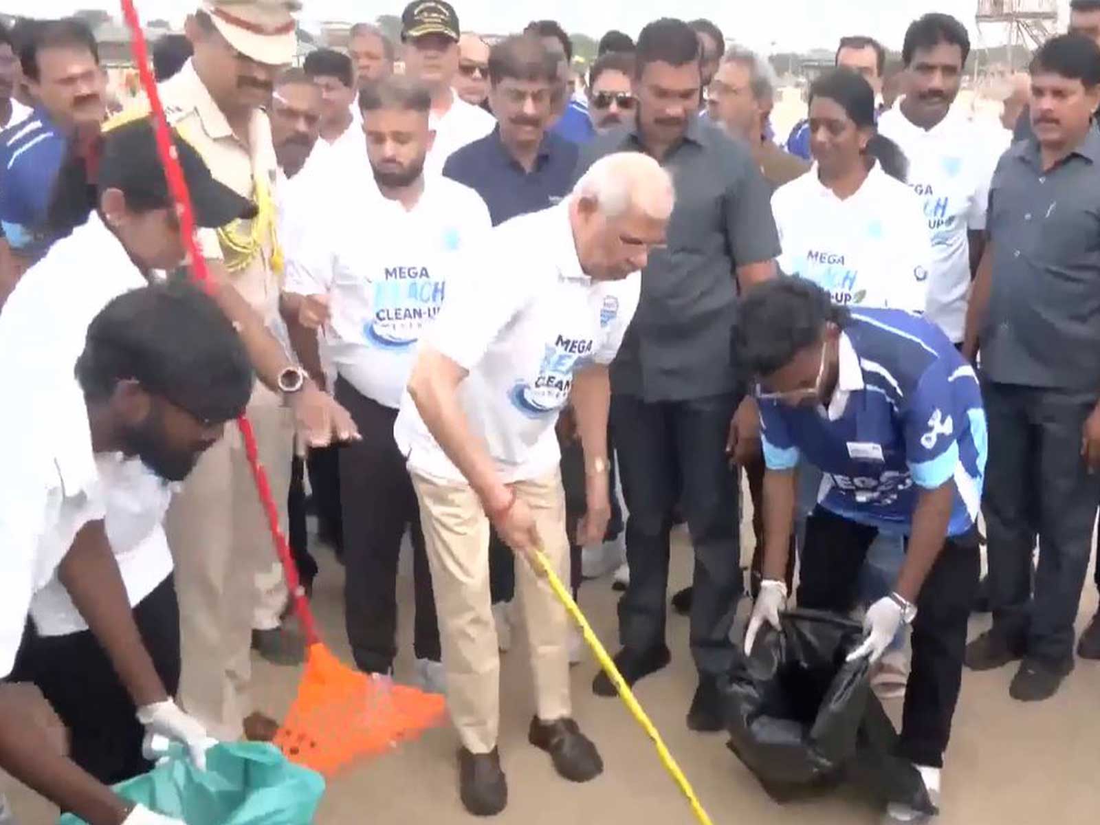Tamil Nadu Governor Rajendra Vishwanath Arlekar participates in the International Coastal Cleanup Day at Marina Beach. (Photo/ ANI)