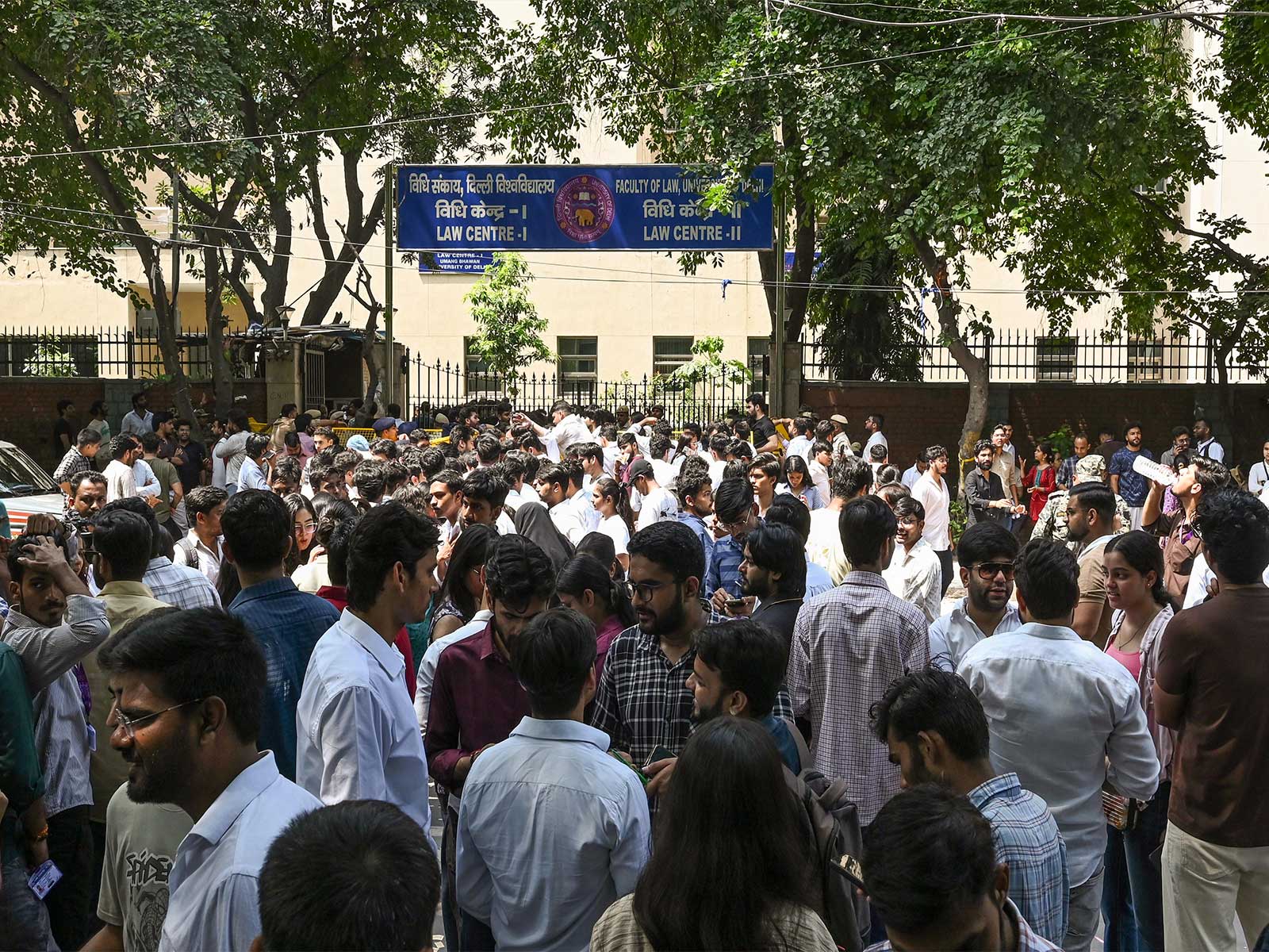 Students gather outside Delhi University during DUSU elections (File Photo/ANI)