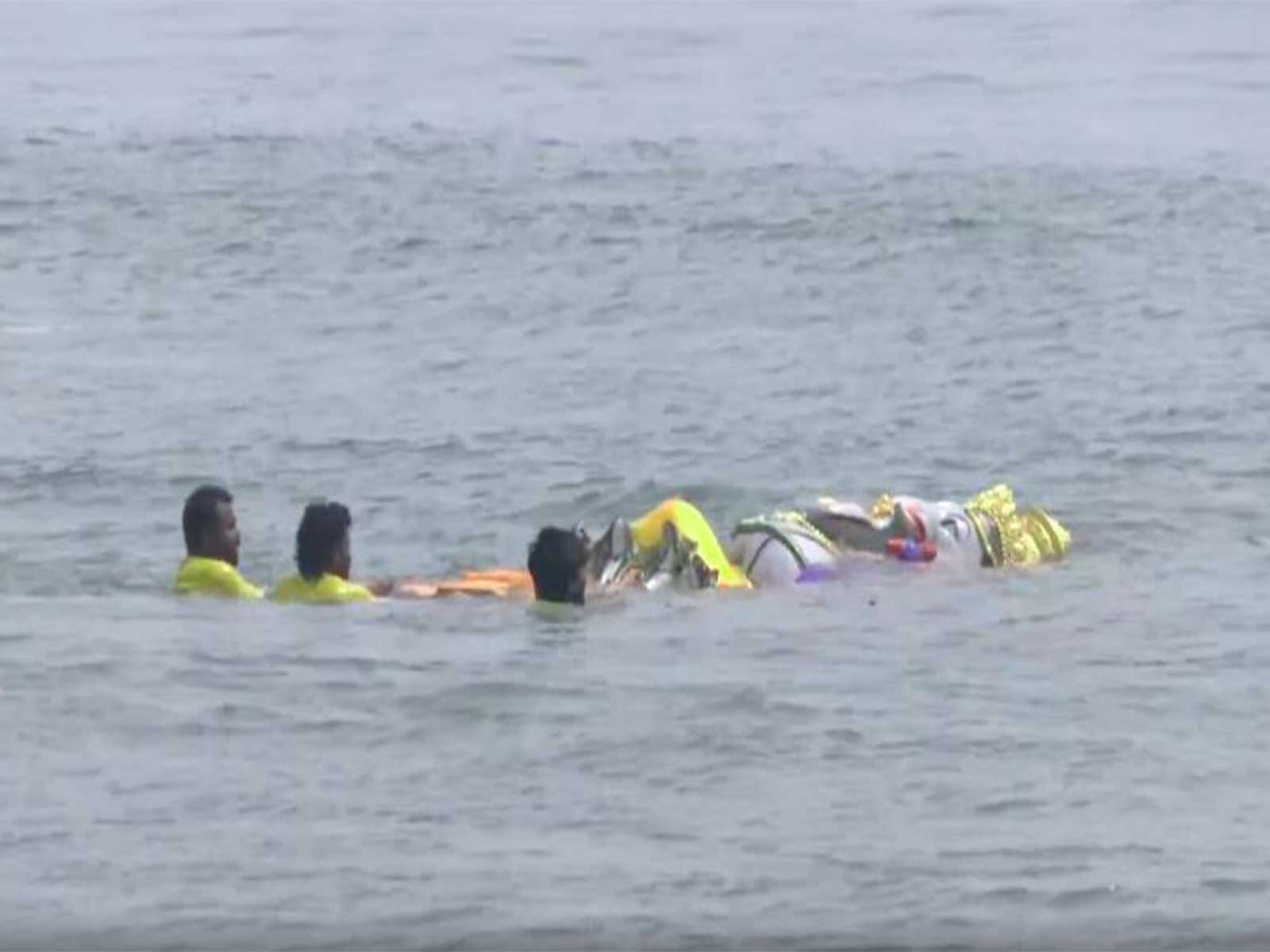 Vinayagar idols immersed in Chennai (Photo/ ANI)
