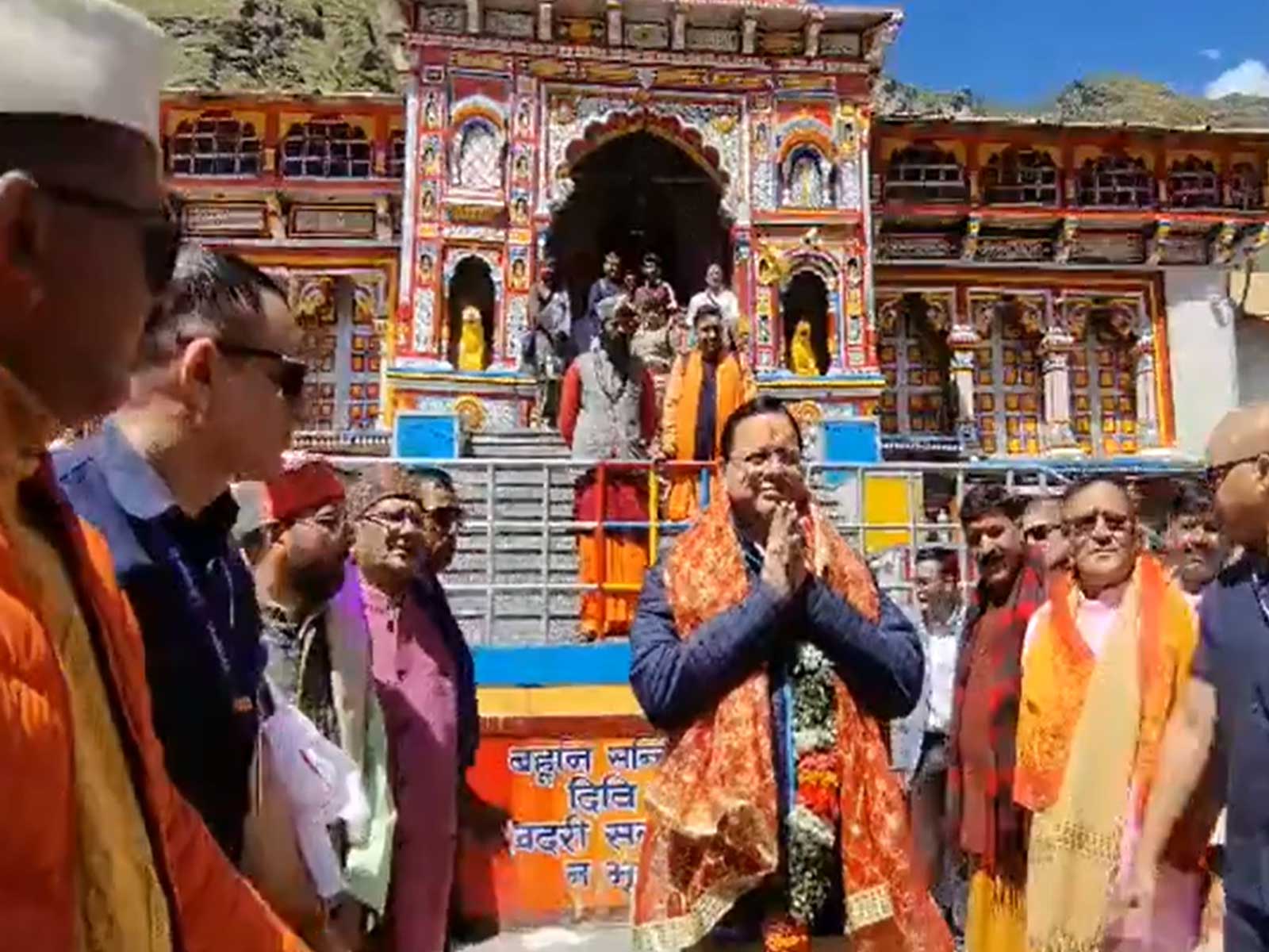 Uttarakhand Chief Minister Pushkar Singh Dhami offered prayers at the Shri Badrinath Dham temple (Photo/ ANI)