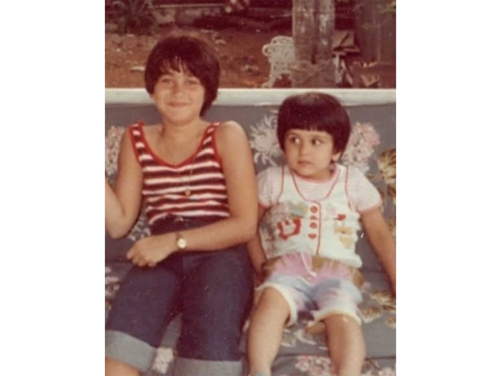 Childhood picture of Karisma Kapoor and Kareena Kapoor Khan (Photo/Instagram/@therealkarismakapoor)