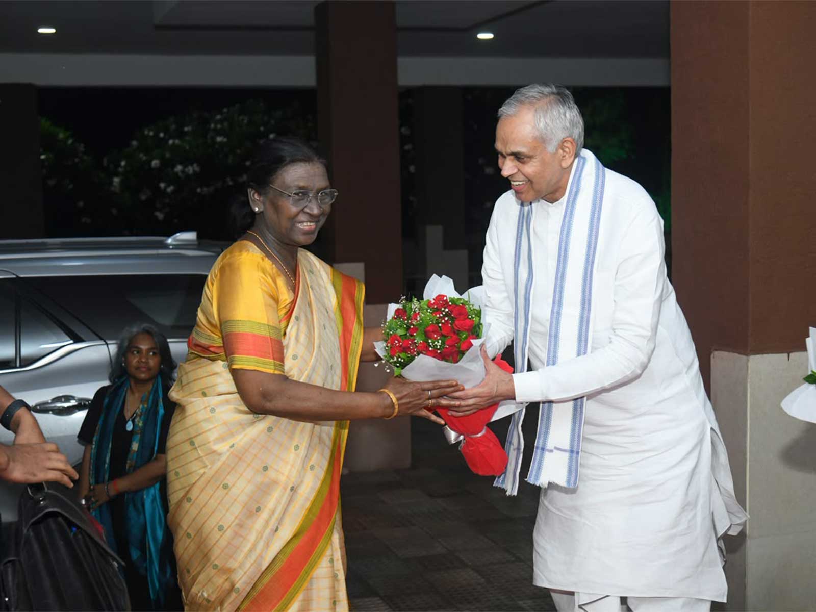 President Murmu arrives in Ekta Nagar. (Photo:Gujarat CMO)