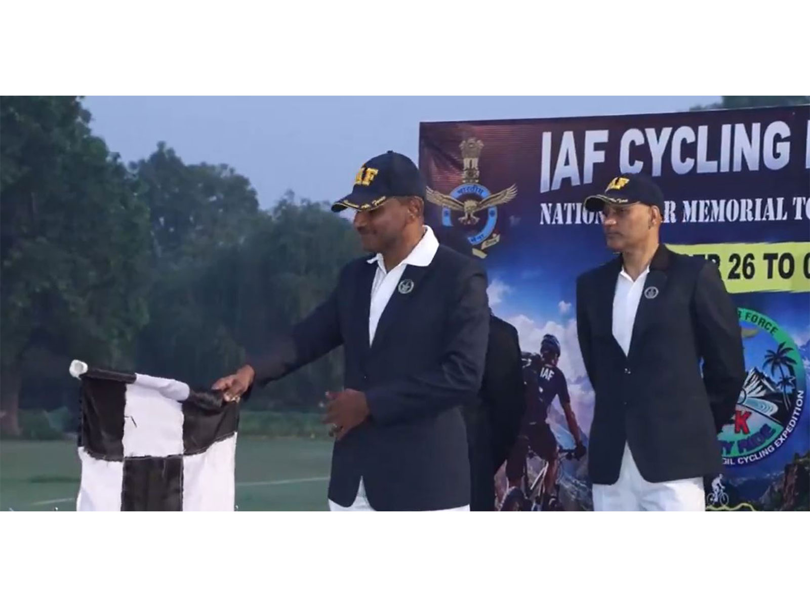 Air Marshal Shiv Kumar flags off the final leg of the Indian Air Force (IAF) Bicycle Expedition from Kanyakumari to Kargil at the National War Memorial. (Photo/ ANI)