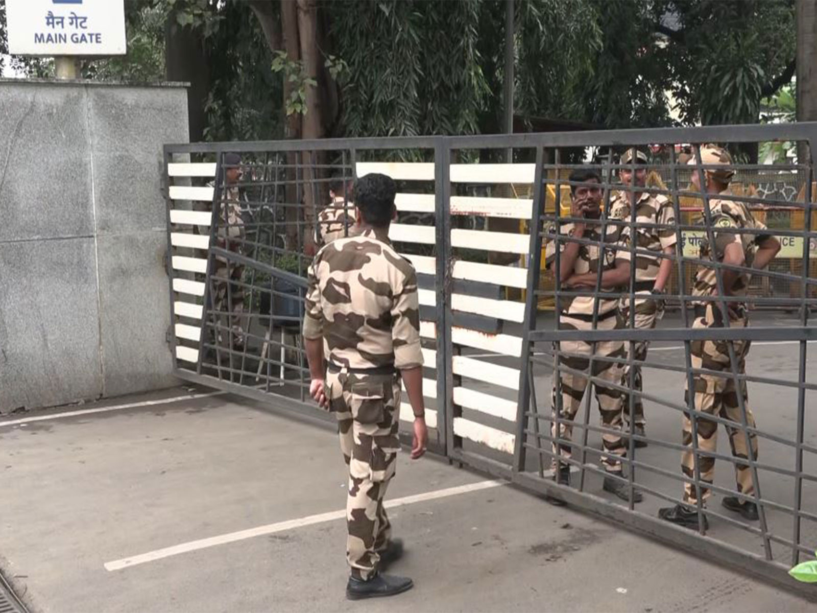 Security beefed up at IIT Bombay campus amid tensions over Sahil Wakode's death (Photo/ANI)