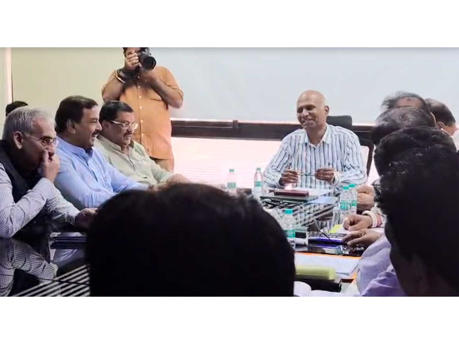 Maharashtra Congress delegation meet with Chief Electoral Officer of Maharashtra (Photo/MPCC)