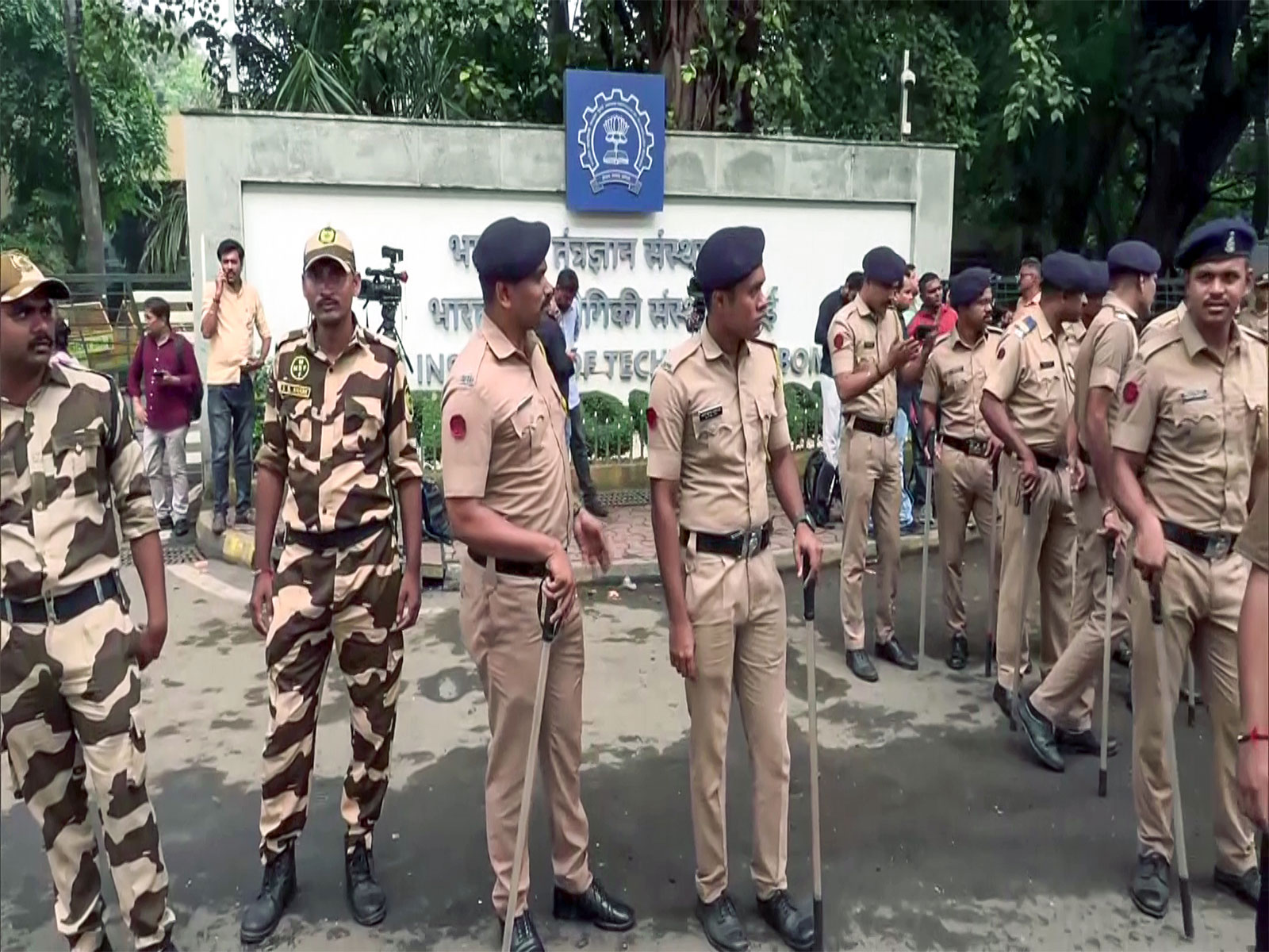 Mumbai police deployed at IIT Bombay (Photo/ANI)
