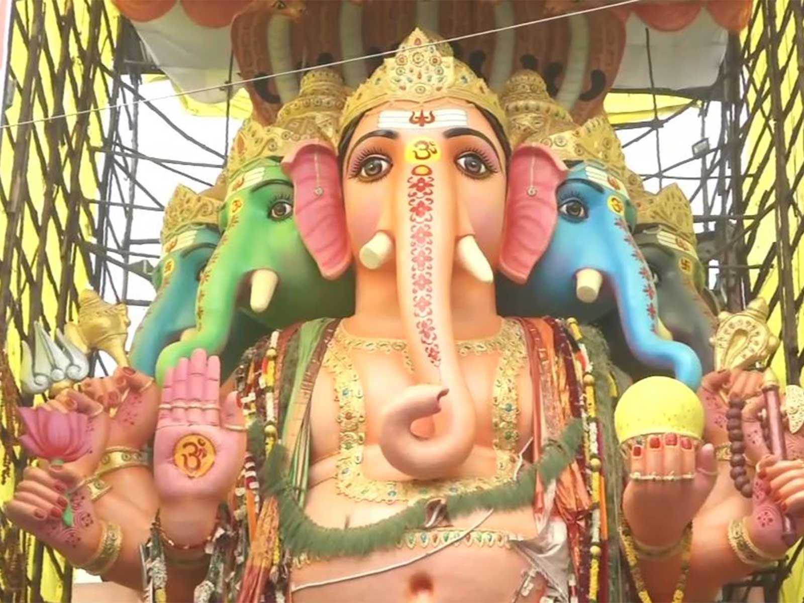 Khairatabad Ganesh Utsav Samiti makes preparations for Ganesh immersion (Photo//ANI)
