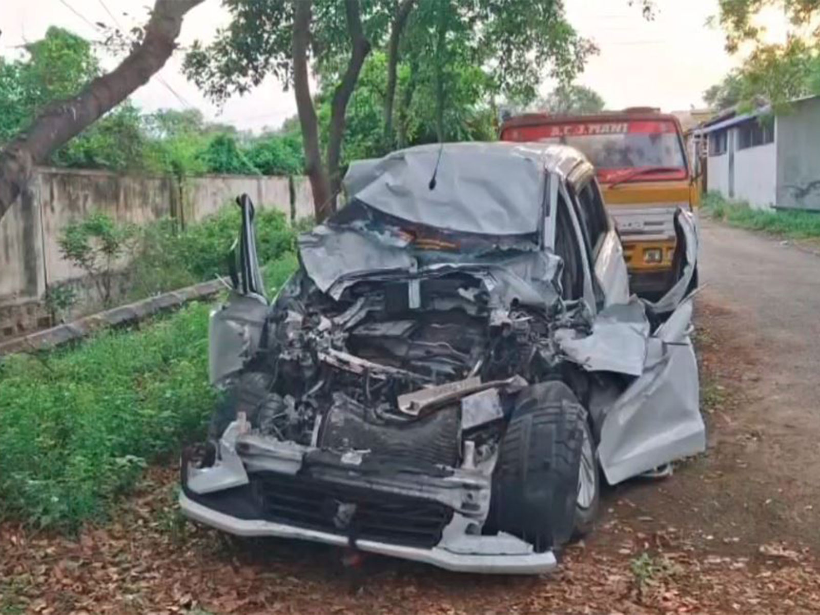 Car-bus collision on Trichy-Chennai Highway near Perambalur (Photo/ANI)
