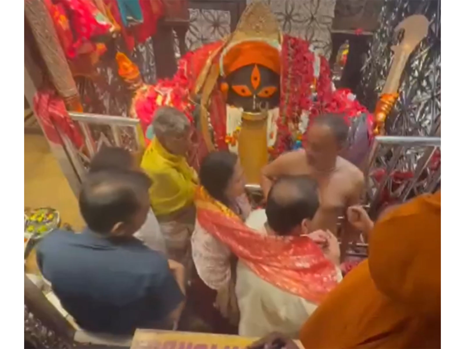 Gautam Adani with wife Preeti Adani at Kalighat temple (Photo/ANI)