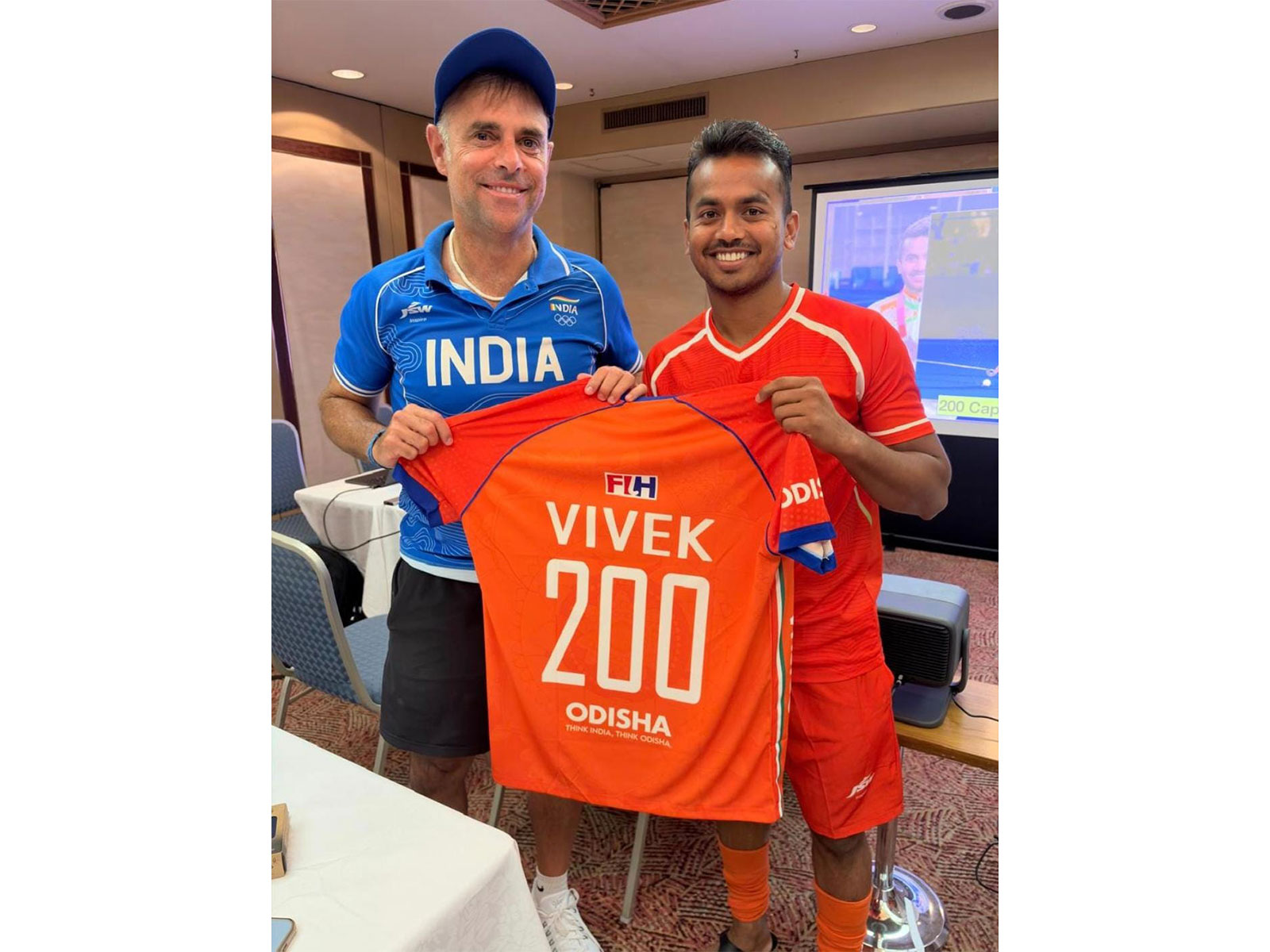 Vivek Sagar Prasad with head coach Craig Fulton. (Photo: HI Media)