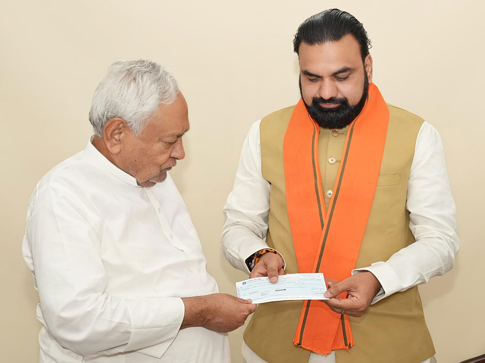 Bihar CM Samrat Choudhary with Former CM Nitish Kumar (Photo/Bihar CMO)