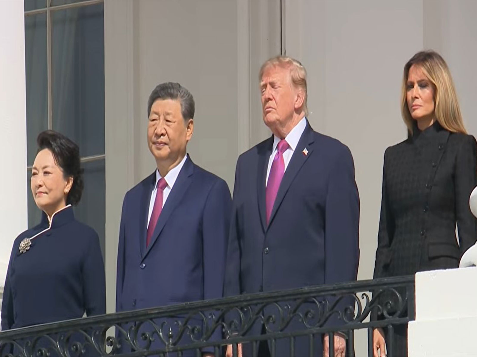 US President Donald Trump and Chinese President Xi Jinping observe US Marine Corps Silent Drill Platoon review at White House (Photo/Youtube/White House)