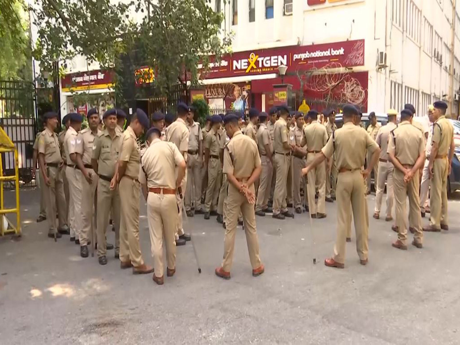Police deployed outside ECI office ahead of Delhi Congress protest over SIR (Photo/ANI)