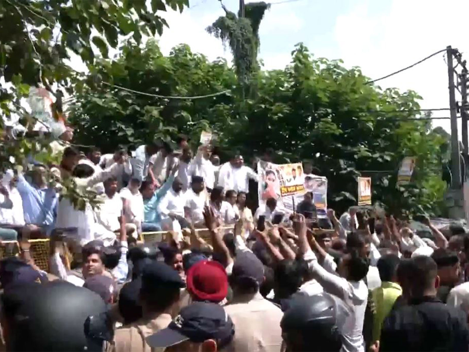 Dehradun: Congress party workers hold a massive protest demonstration in Dehradun (Photo/ANI)