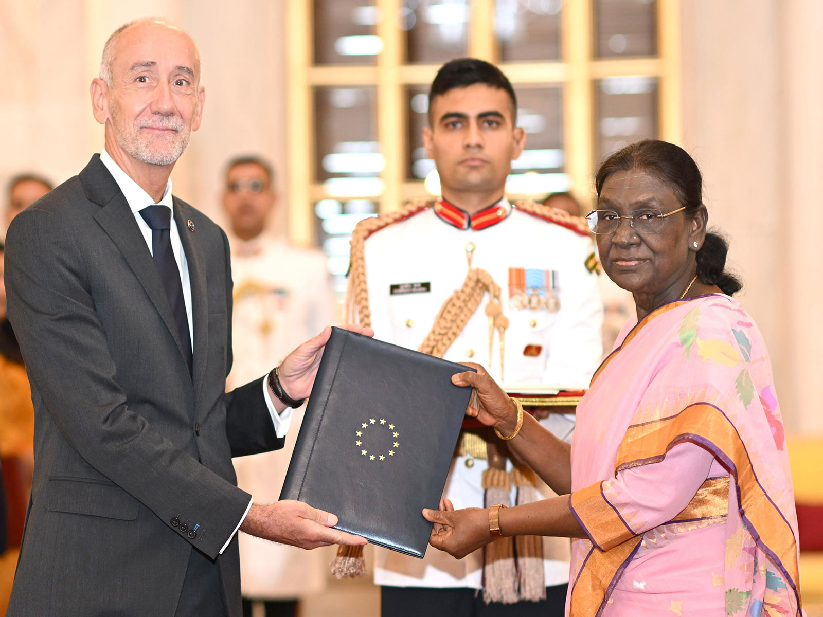 EU envoy Jean-Eric Paquet presents credentials to President Murmu (Photo/X@rashtrapatibhvn)