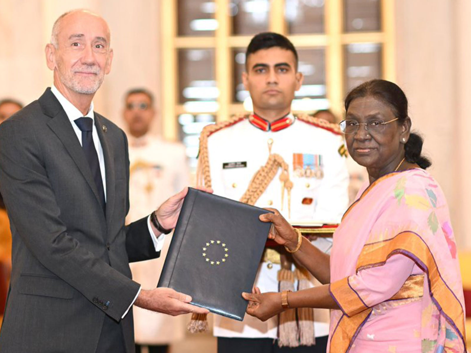 President Droupadi Murmu receives credentials from European Union Ambassador to India Jean-Eric Paquet at Rashtrapati Bhavan. (Photo: X/@EUAmbIndia)