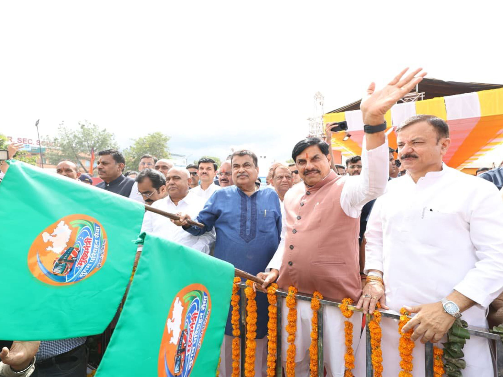 Union Minister Nitin Gadkari and CM Mohan Yadav (Photo / X @CMMadhya Pradesh) 