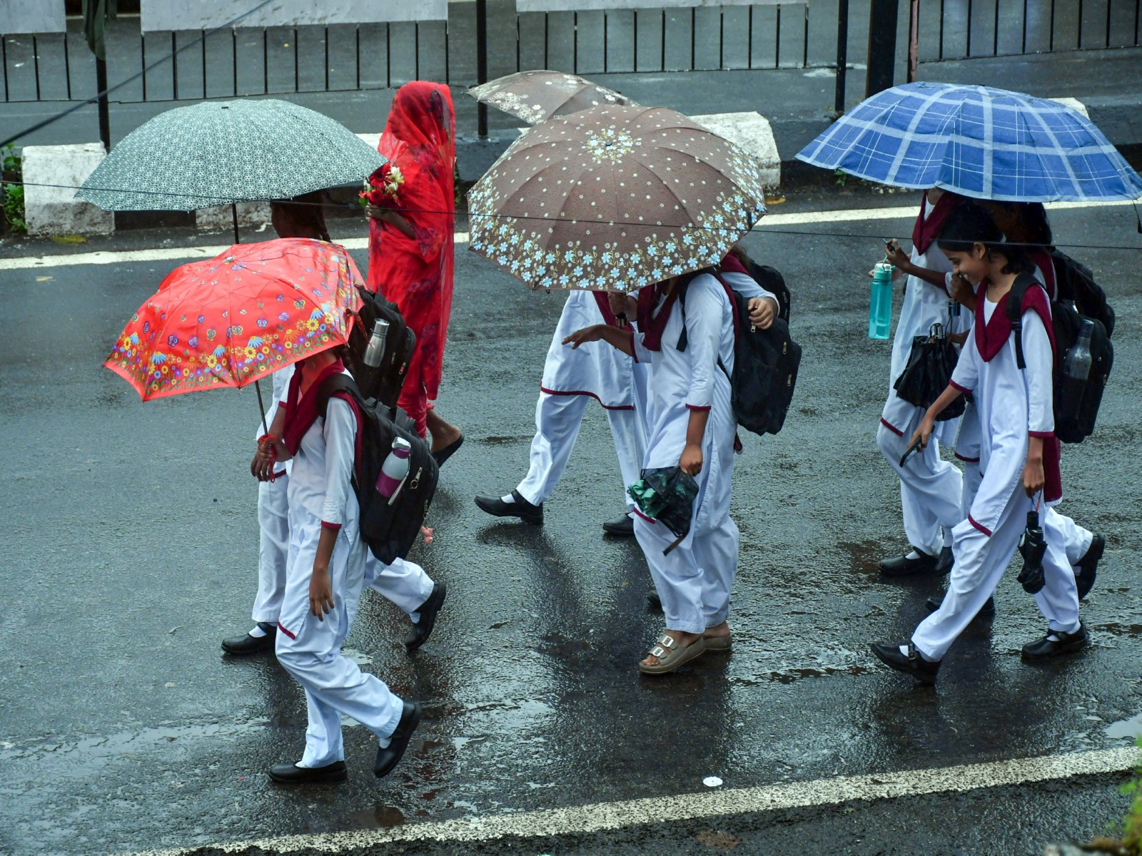 Schools in Lucknow, Prayagraj, Kanpur and Chhattisgarh remain closed on September 26 amid heavy rainfall and weather alerts. (Photo: ANI)