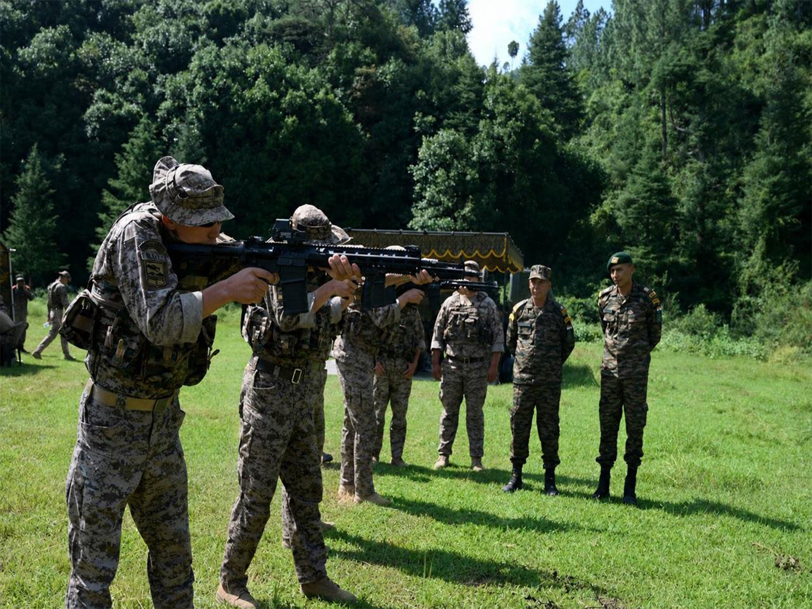 Indian, Mongolian troops conduct weapon handling drills during Exercise NOMADIC ELEPHANT (Photo/IndianArmy)