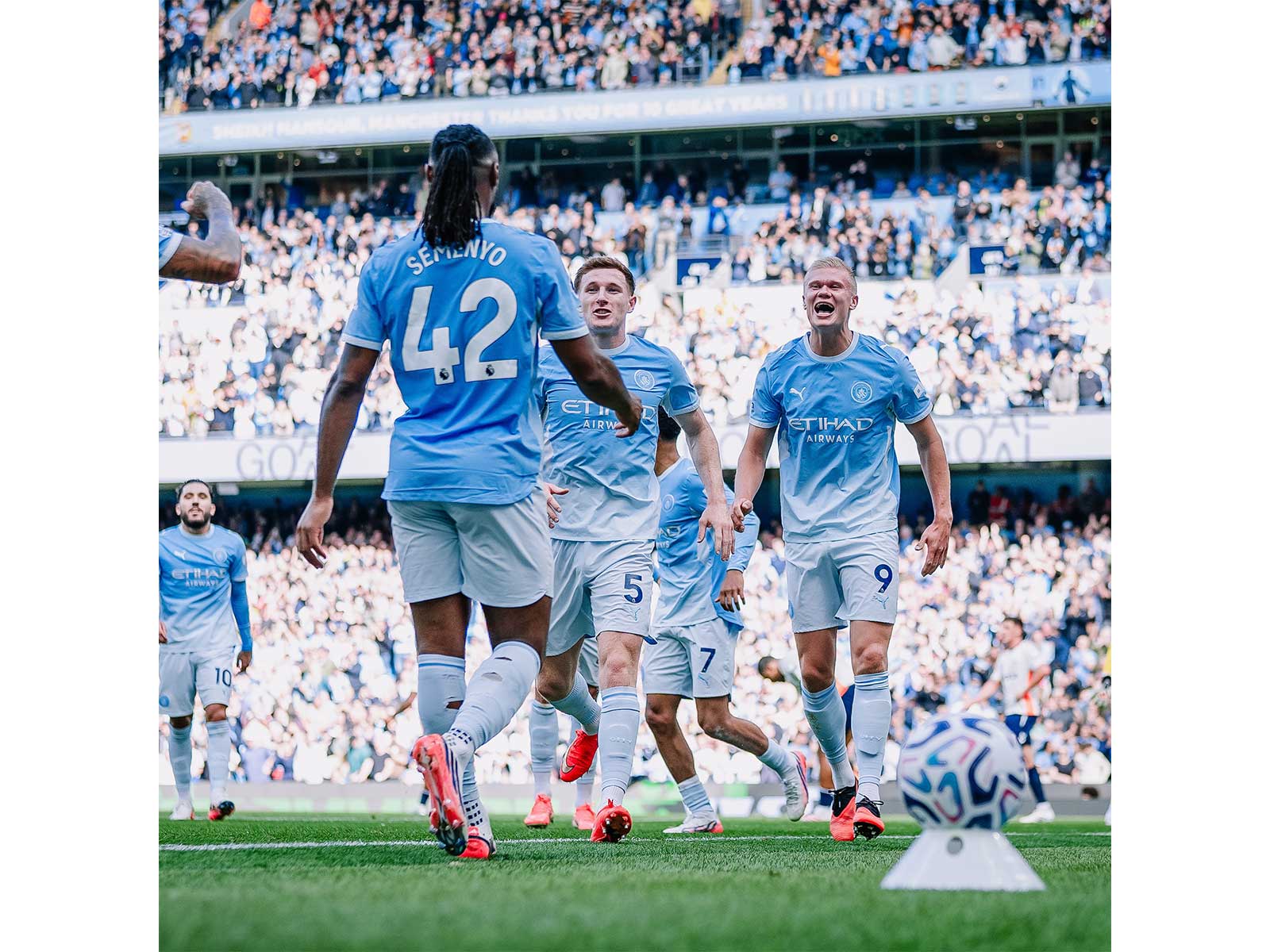 Manchester City players (Photo: @ManCity X)