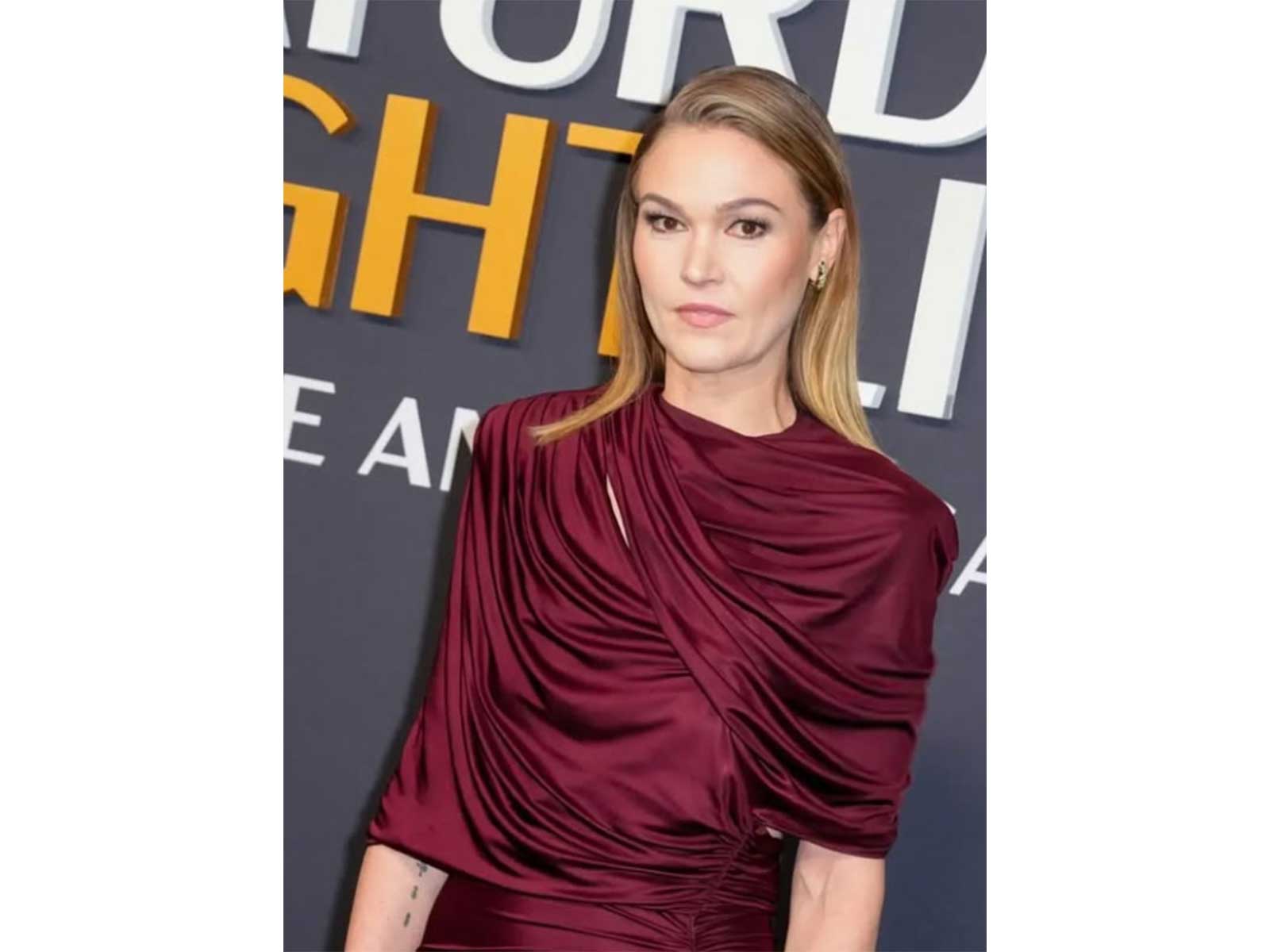 Julia Stiles (Photo/Instagram/ @missjuliastiles)