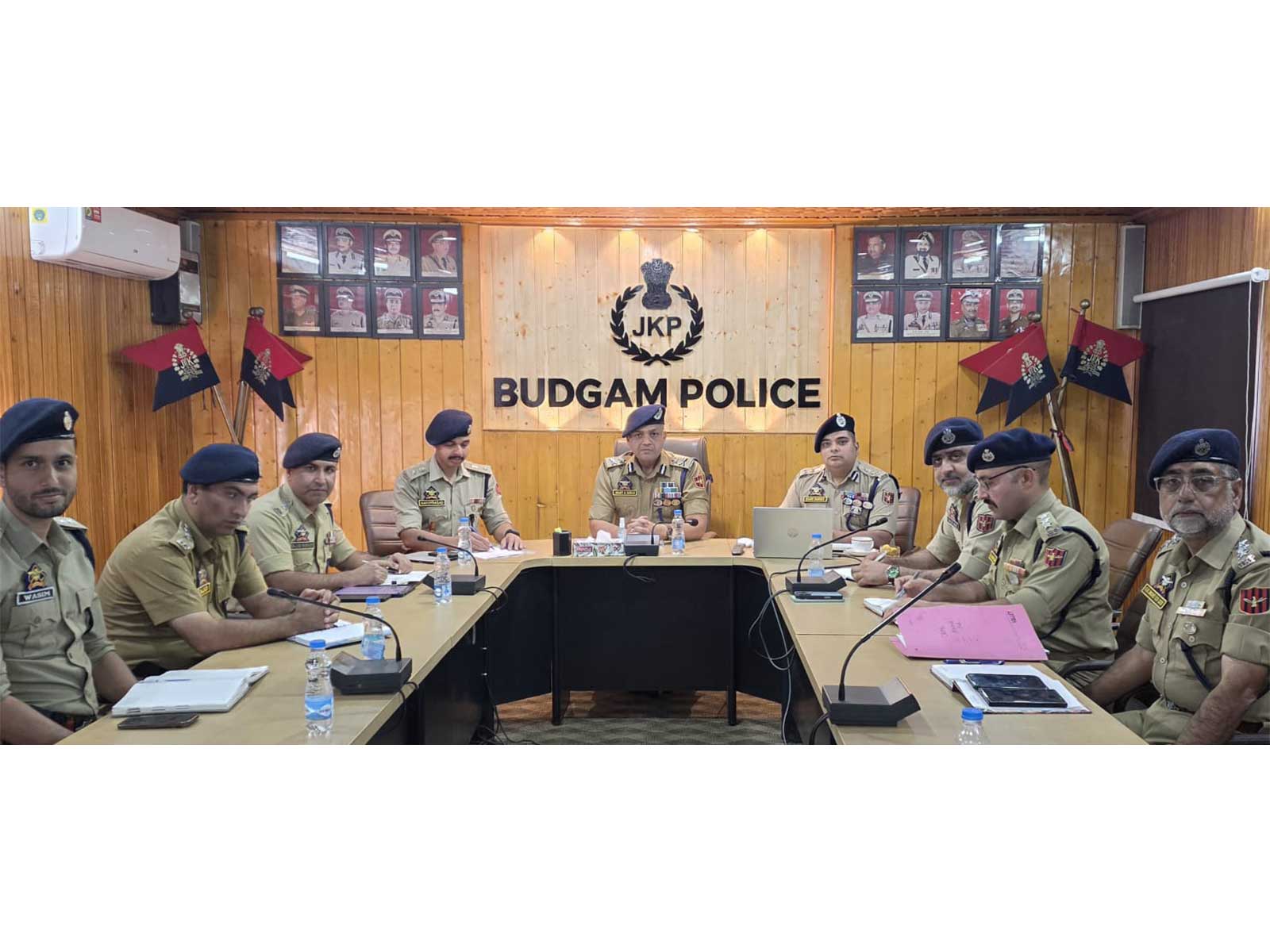 Kashmir IGP Sujit Kumar chairs a security and crime review meeting (Photo/Release)