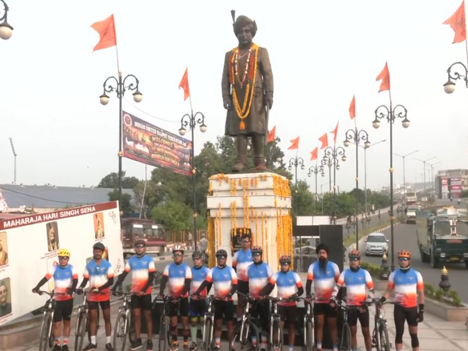 Indian Air Force cycling expedition reaches Jammu ahead of 94th Air Force Day (Photo/ANI)