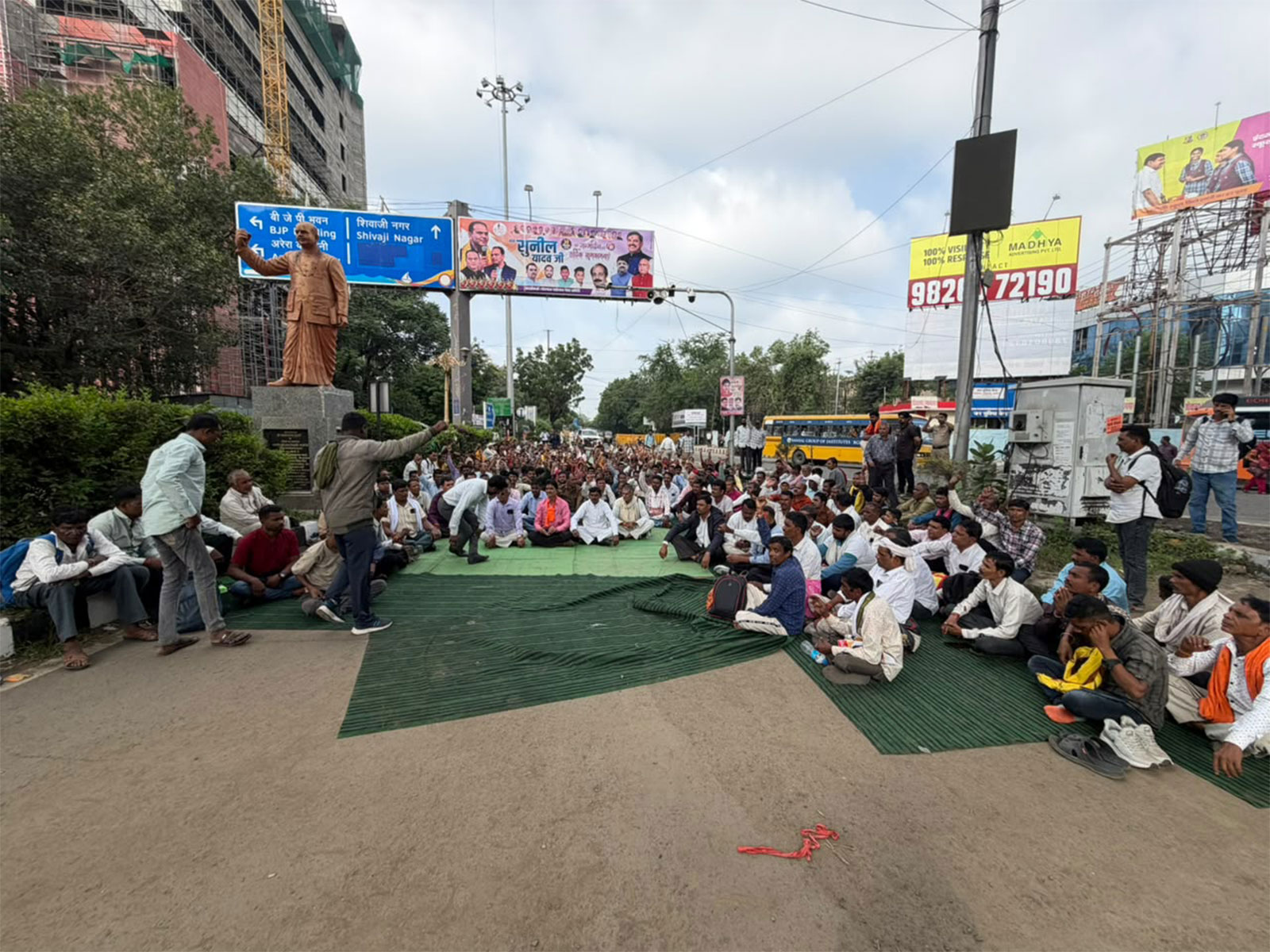 Class IV outsourced and temporary employees are staging protest in Bhopal (Photo/ANI)