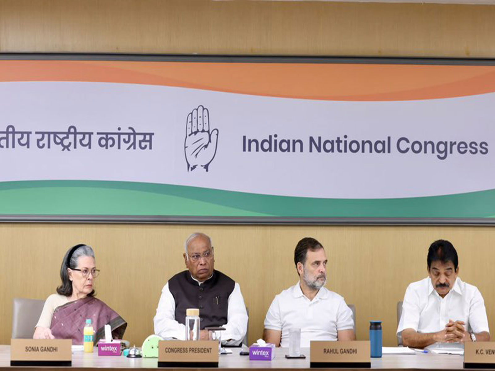 Congress president Mallikarjun Kharge at CWC meet (Photo/@kharge)