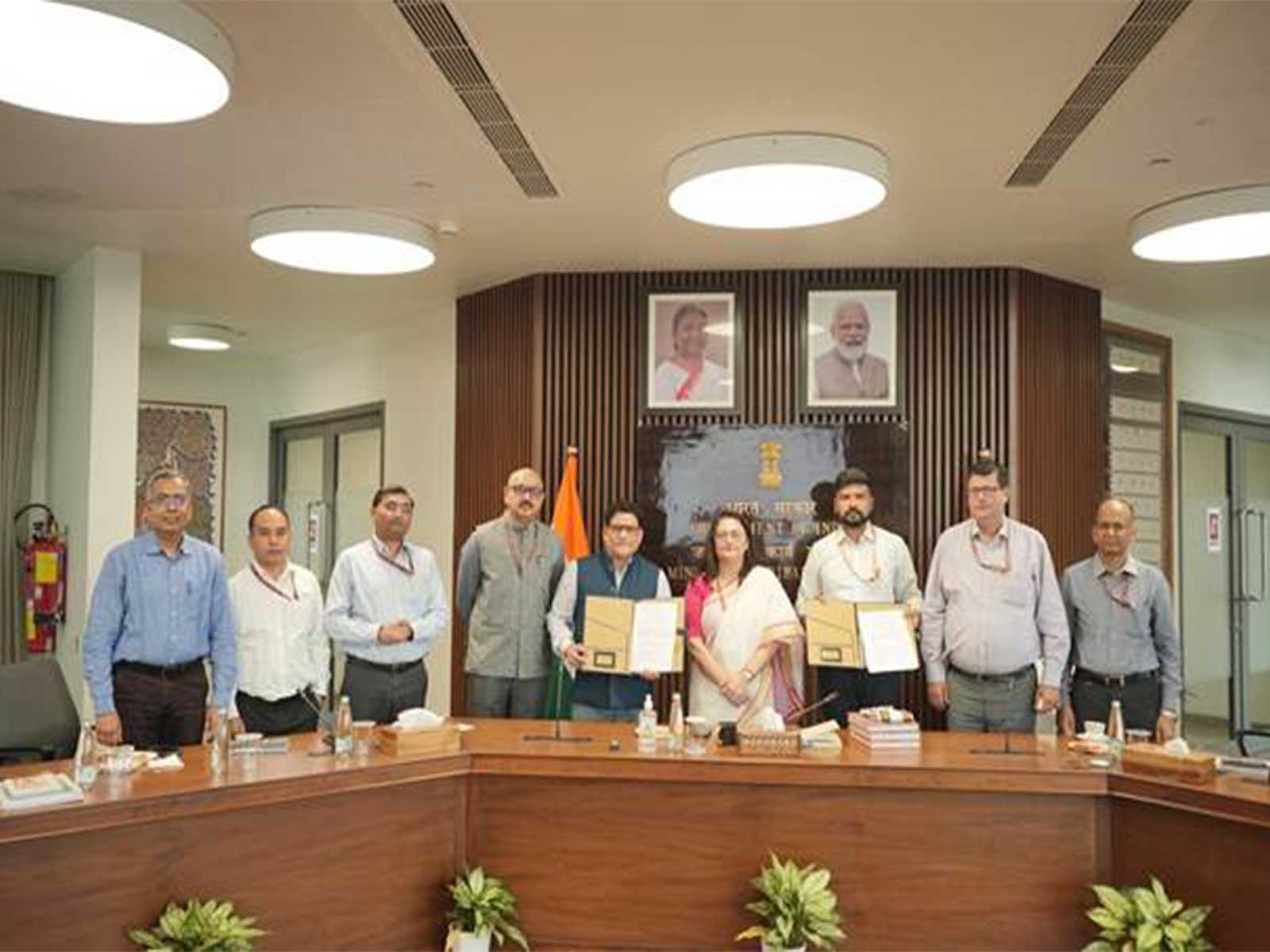  MoTA, IGNCA sign MoU for promotion of tribal cultural heritage (Photo/PIB) 