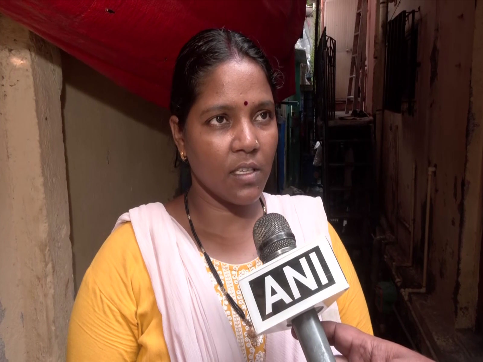 Renu Prajapati, Eyewitness in Shiv Sena (UBT) leader Pradeep Purnekar's murder in Thane (Photo/ANI)
