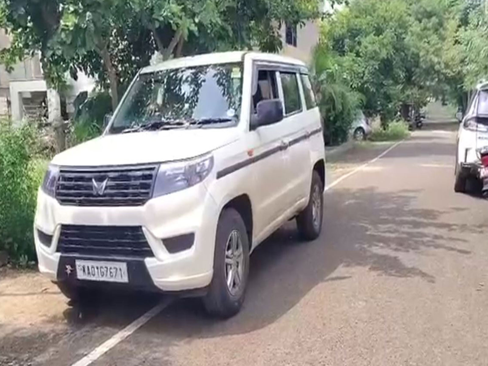 Lokayukta raids Tahsildar-linked properties in Chikkodi-Karnataka  (Photo/ ANI)