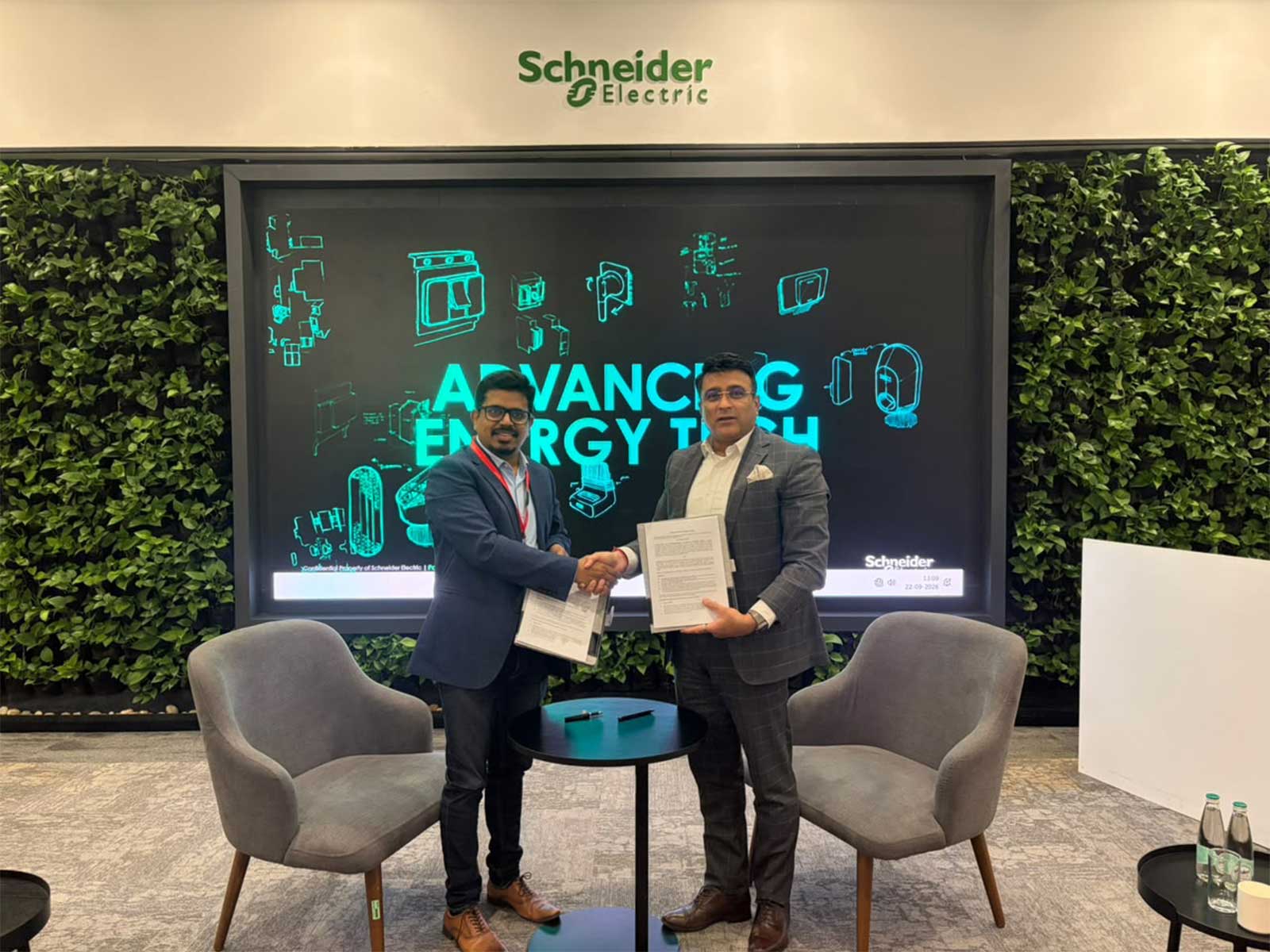Schneider Electric, Networks for Humanity sign MoU (Photo/Press release)