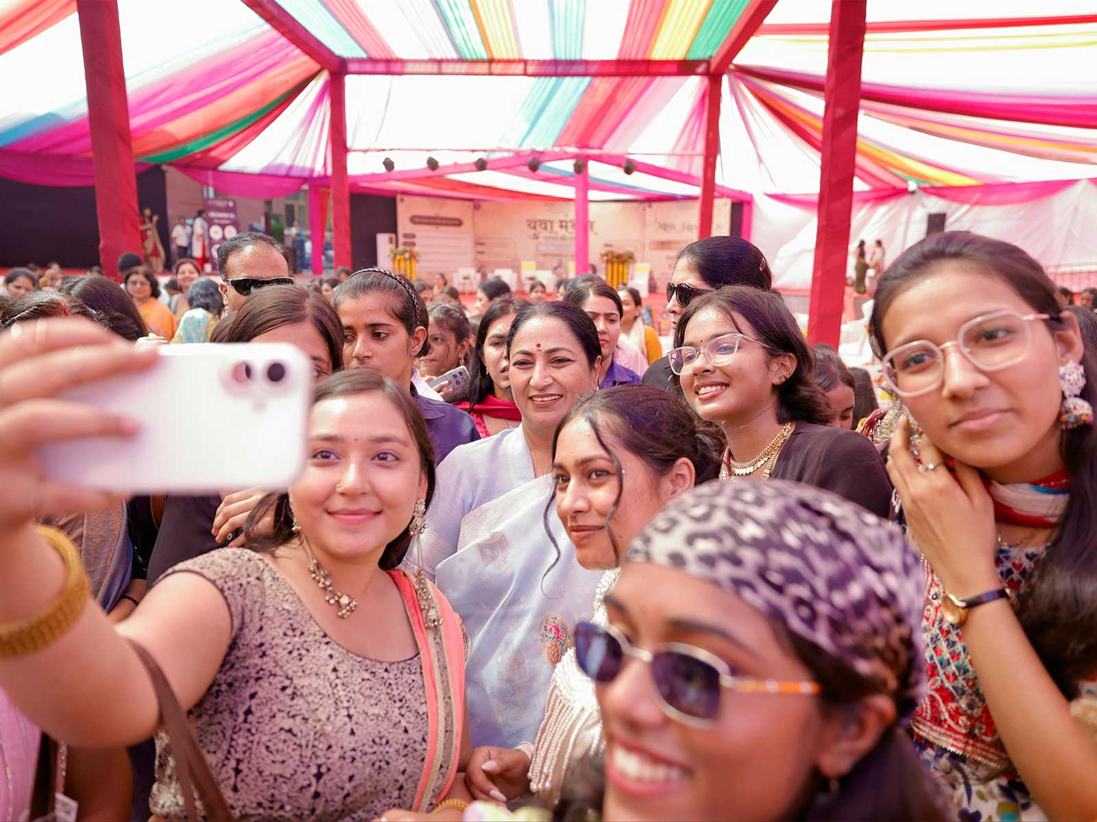 Delhi CM interacts with Maitreyi College students (Photo/X@CMODelhi)
