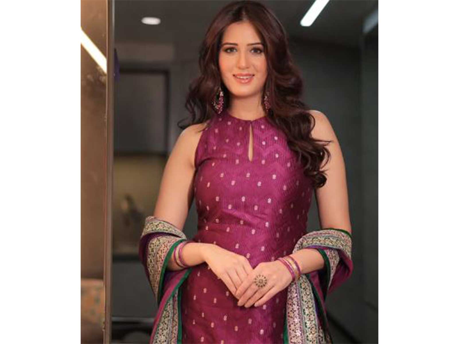 Isha Rikhi (Photo/instagram/@iamkenferns)