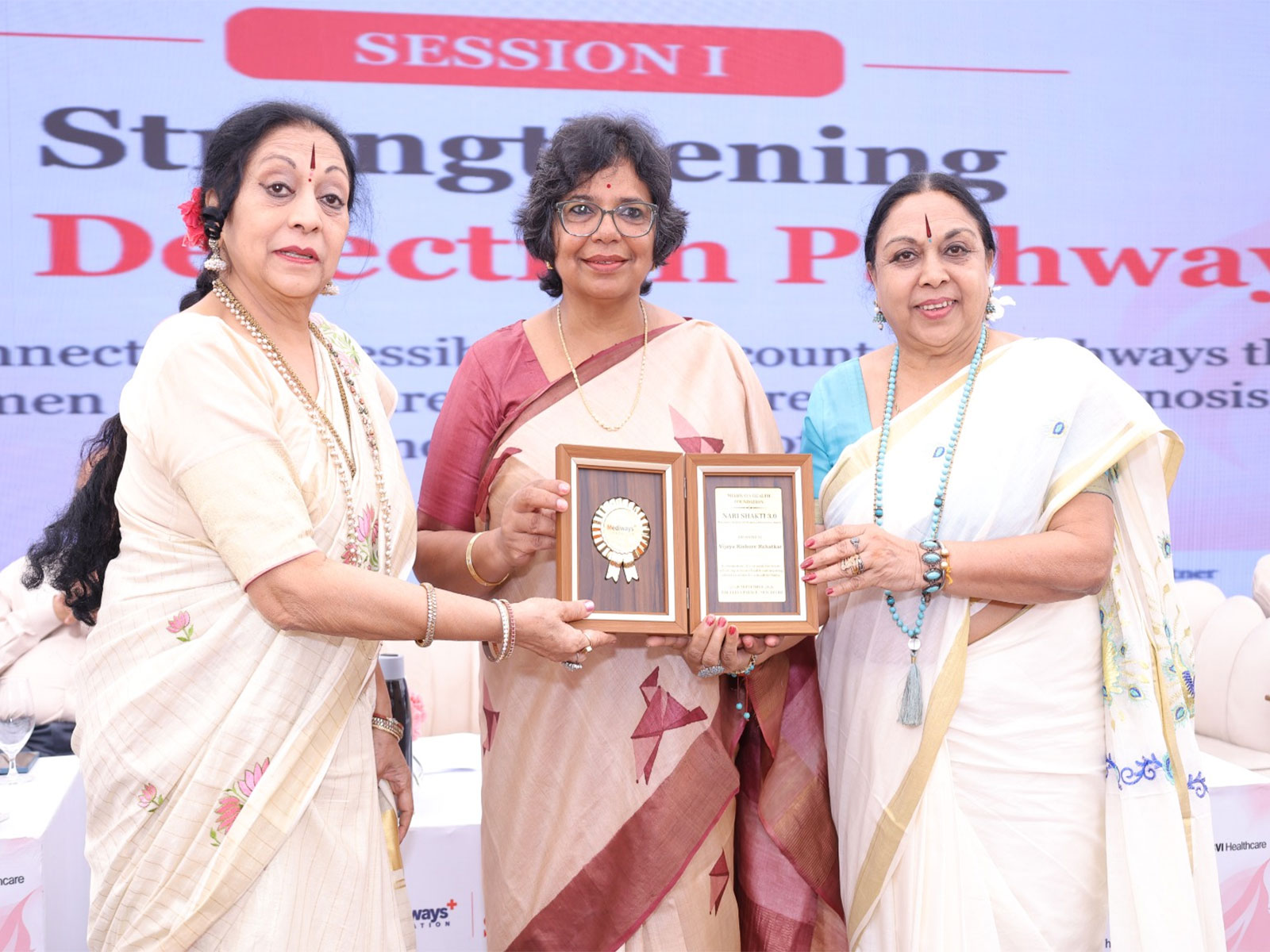 Padmashree Kathak Duo Nalini & Kamalini Asthana with Vijaya Rahatkar, Chairperson, National Commission for Women at Nari Shakti 3.0