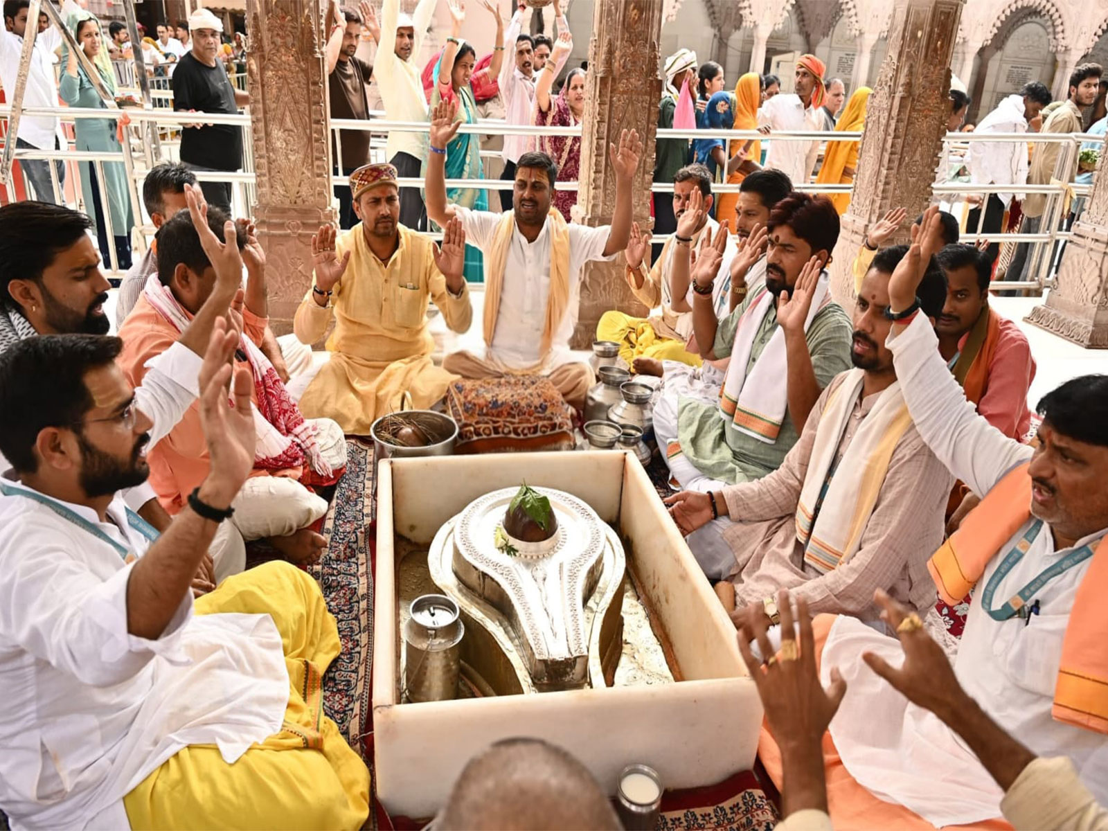 Prayers being held at Shri Kashi Viswanath for Captain Smit Machchhar (Photo/Shri Kashi Viswanath Temple)